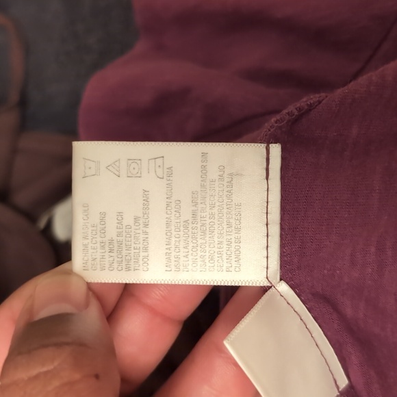 Lot of 3 Women's Shirts 2 Bikini Strap Shirts and 1 Scoop Neck T-shirt - Picture 16 of 16